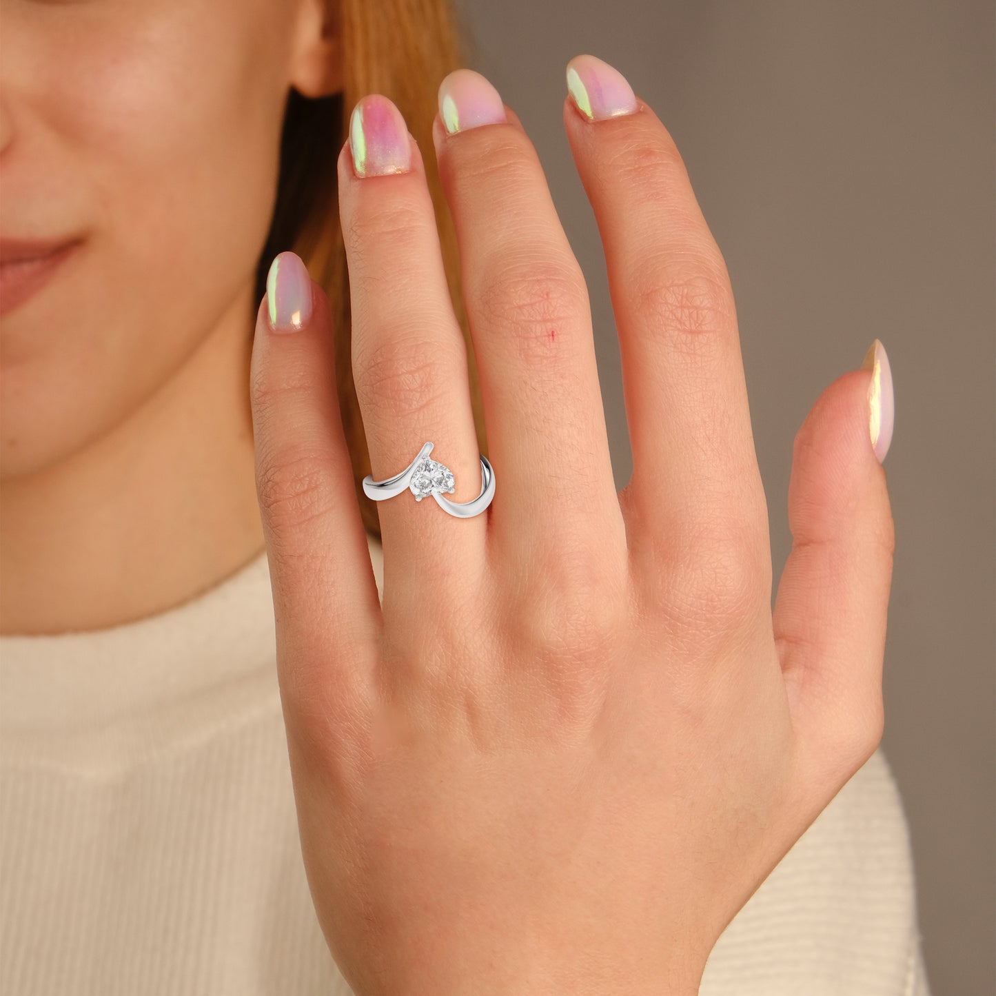 Curved Embrace Heart Ring